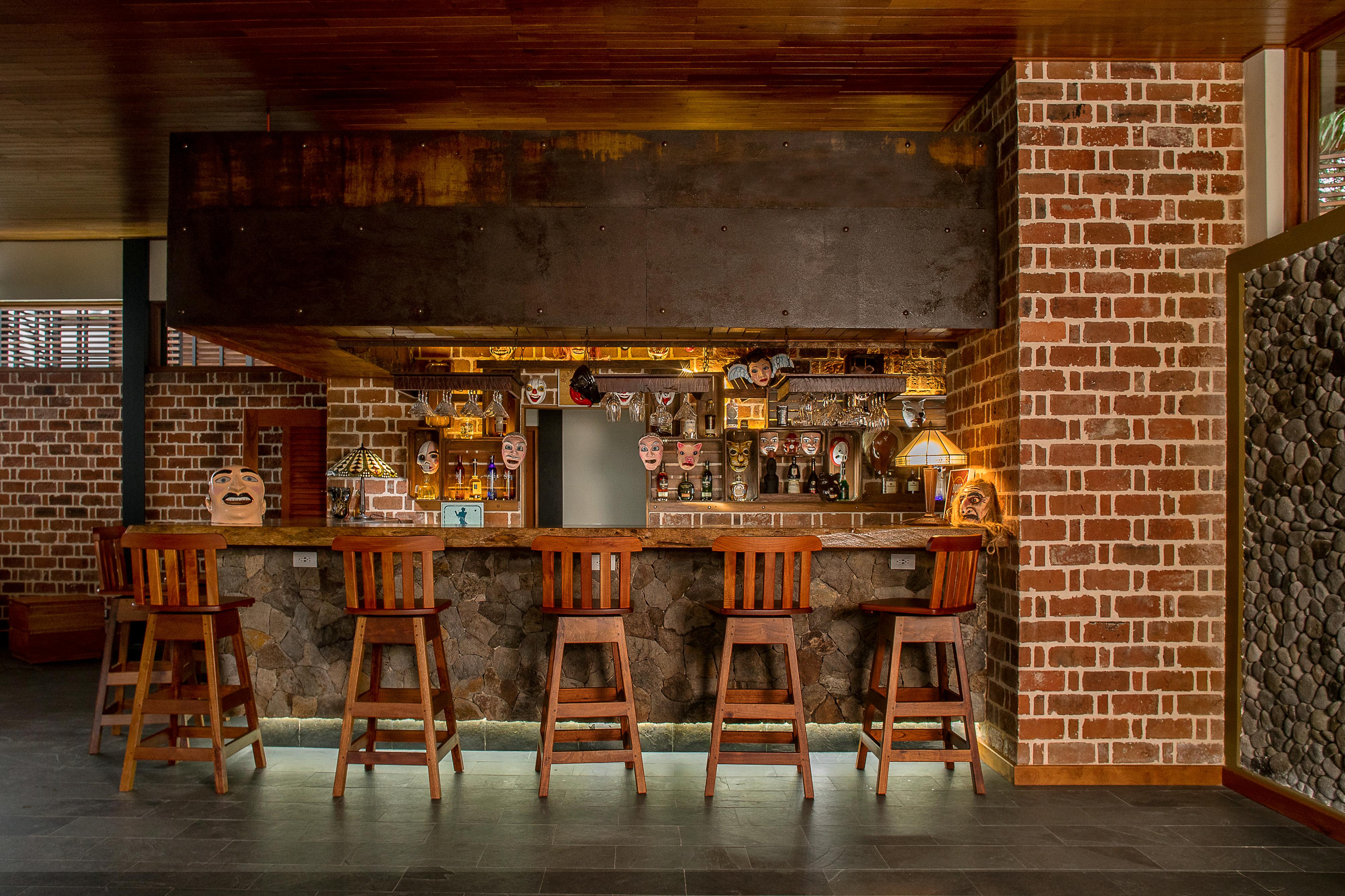 AMOR ARENAL BAR