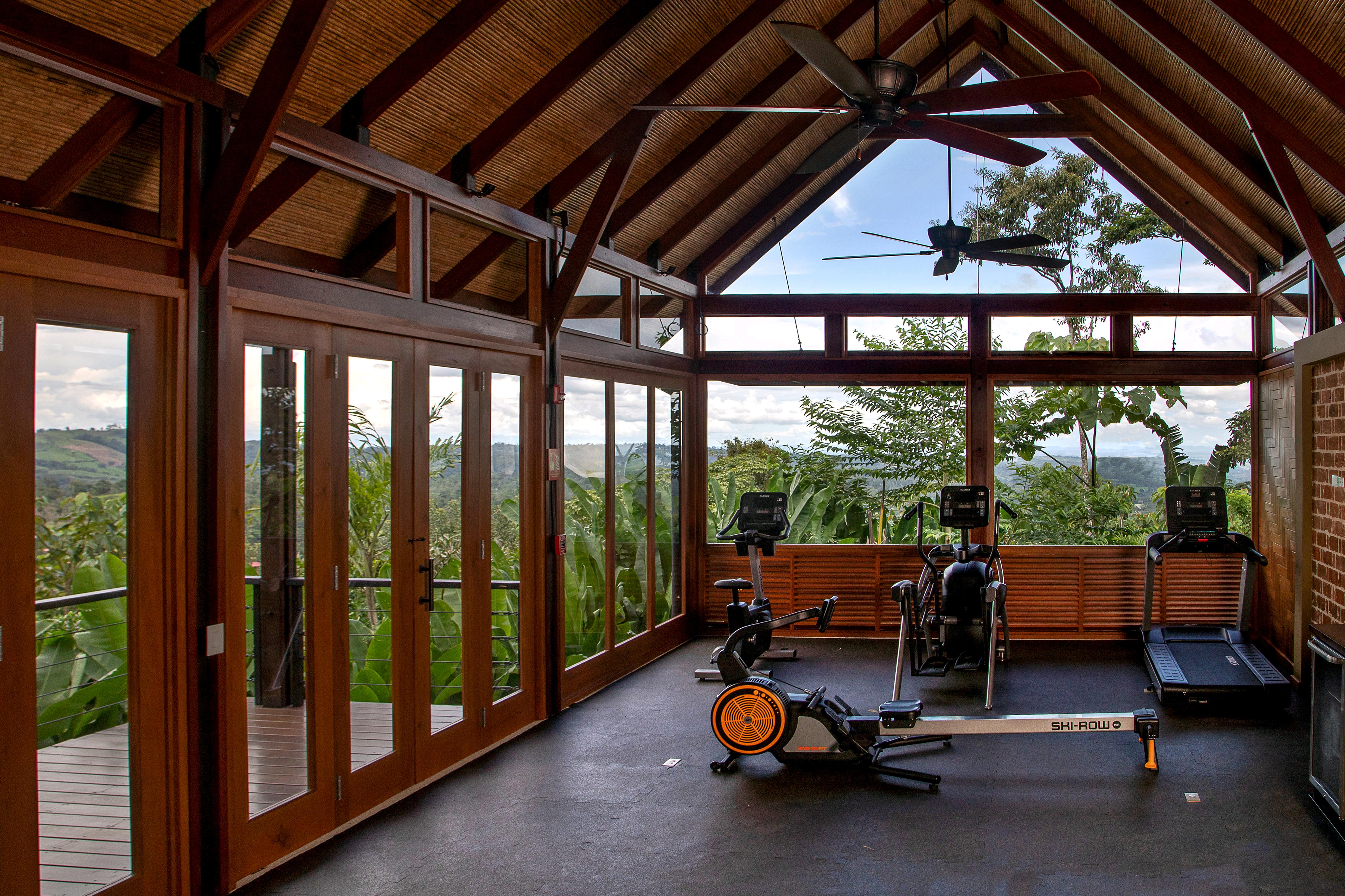 AMOR ARENAL GYM