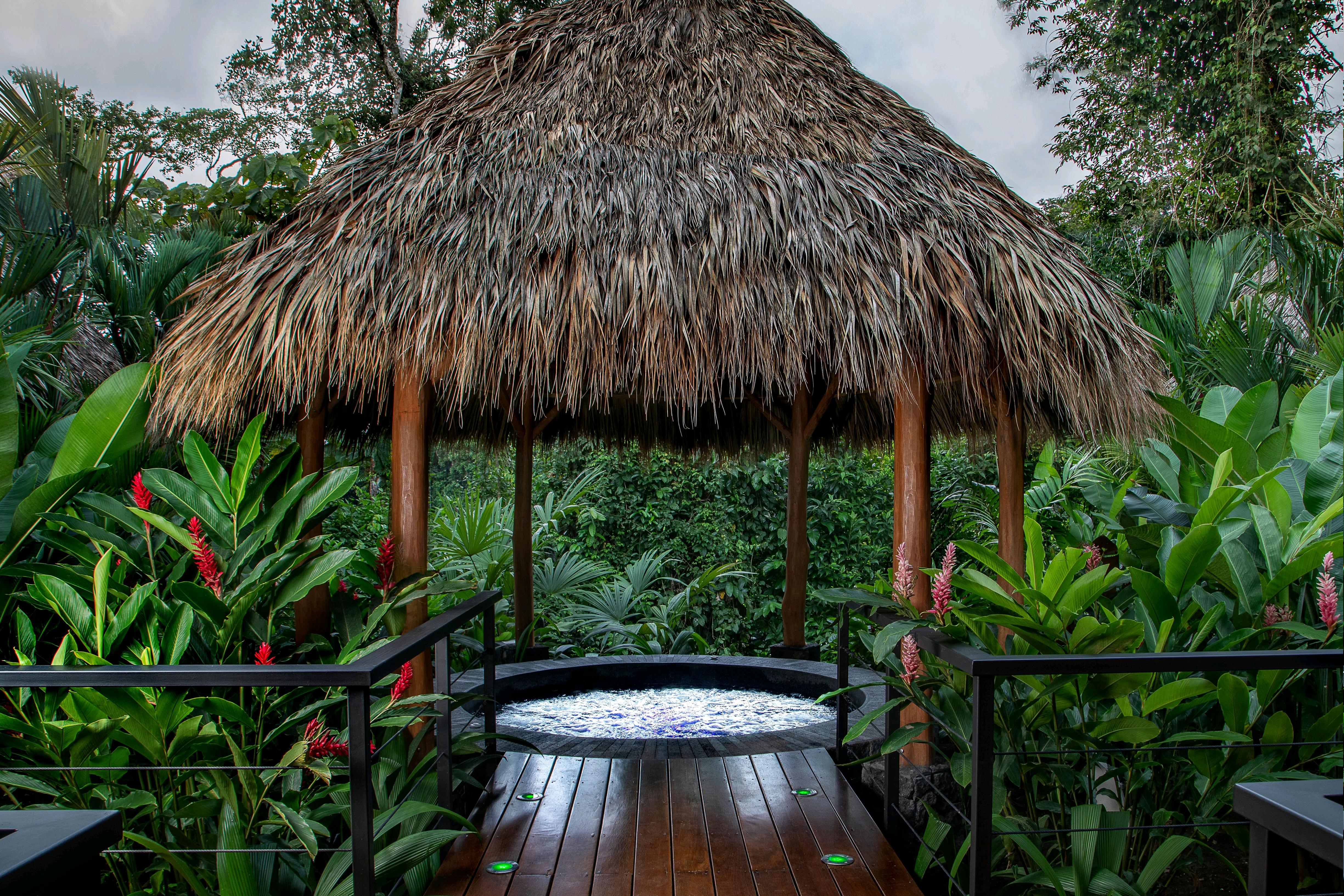 AMOR ARENAL JACUZZI