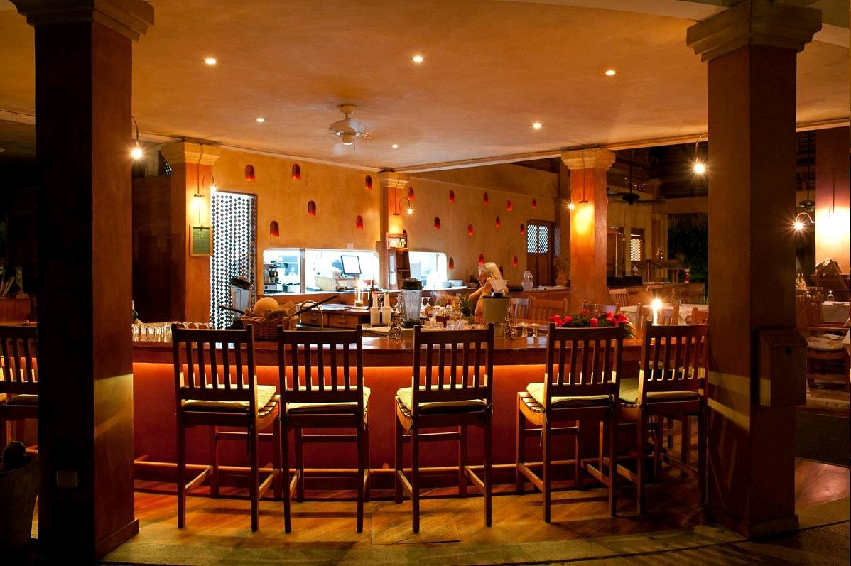 CAPTIAN SUIZO BAR