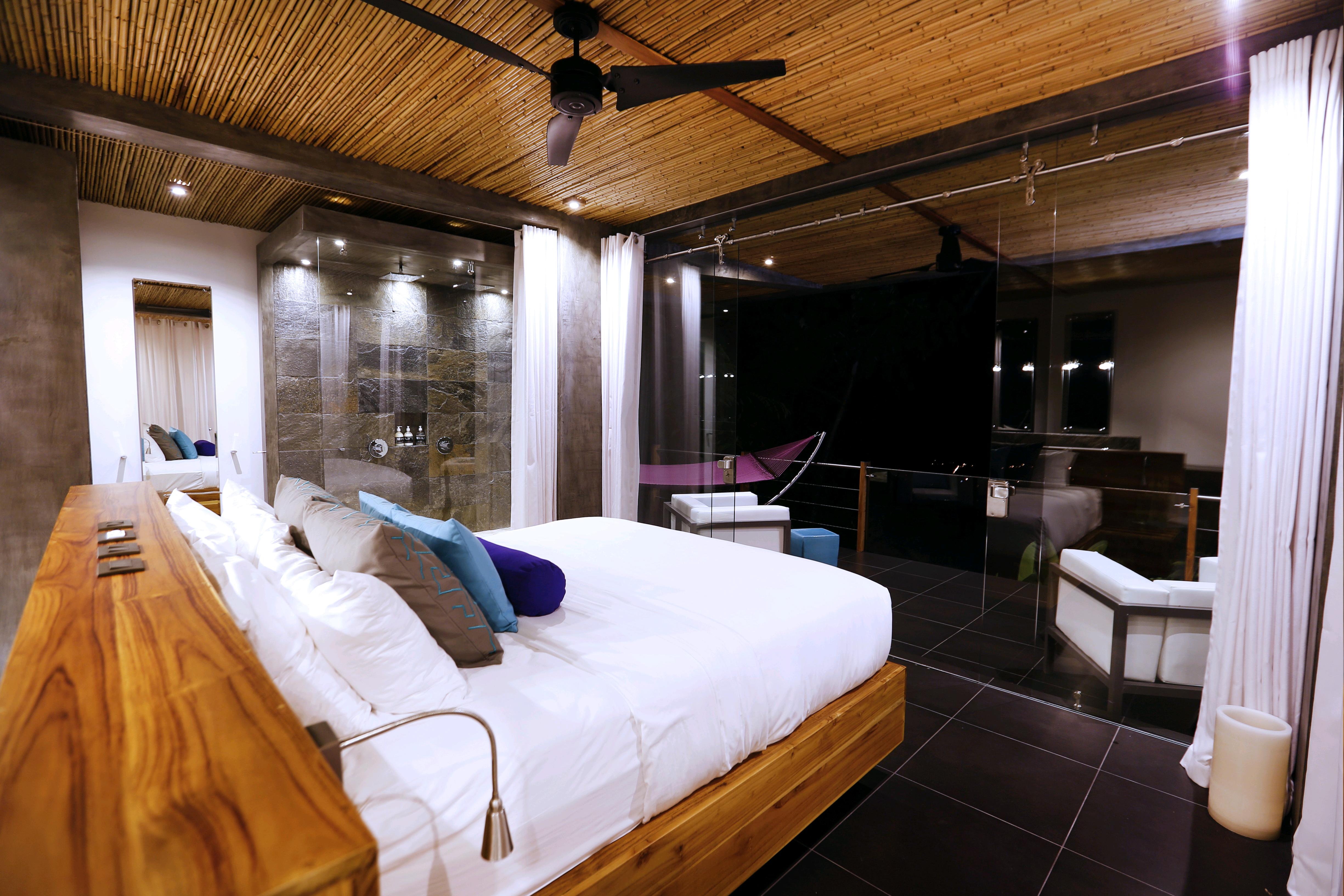 KURA BOUTIQUE ZIMMER