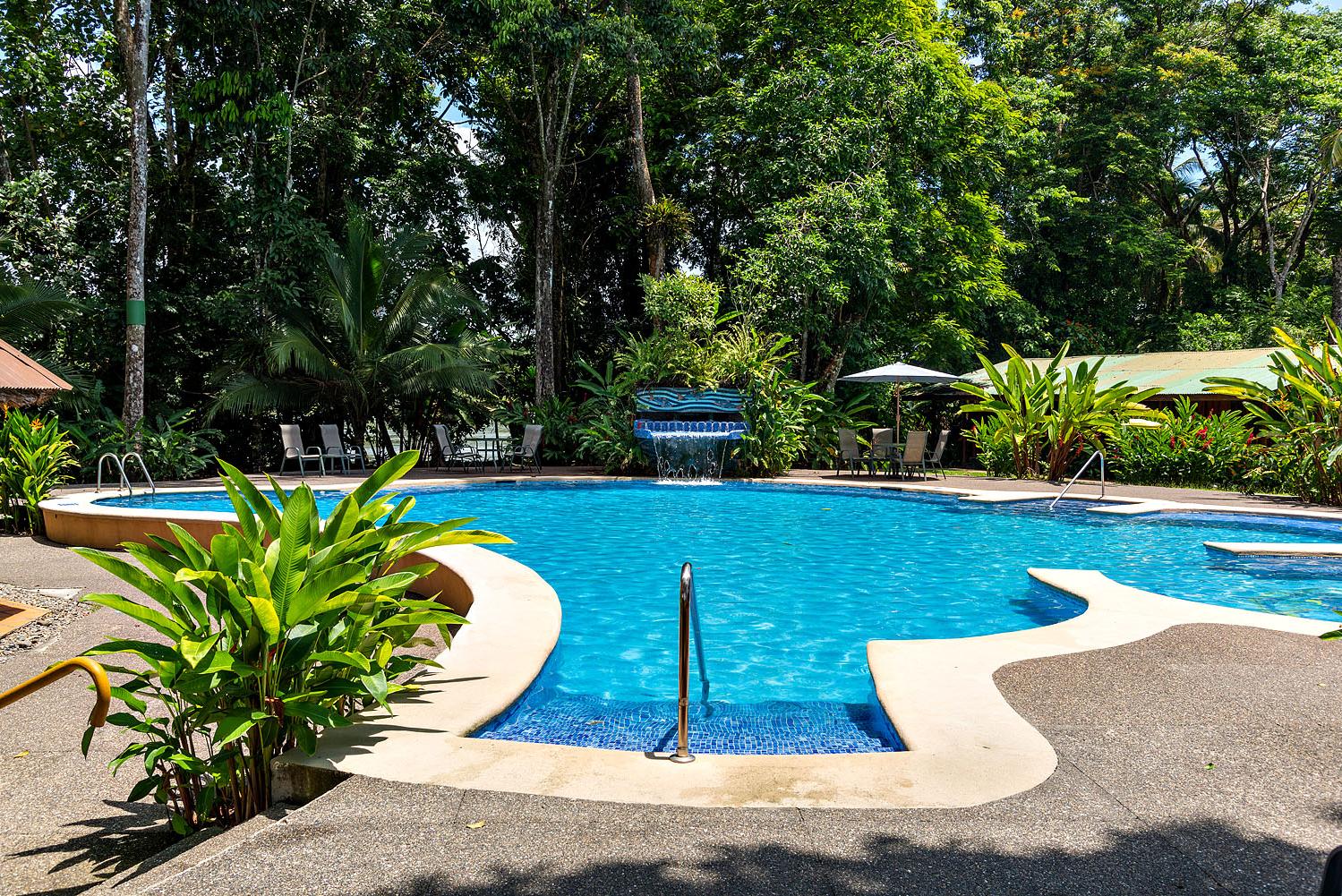 LAGUNA LODGE POOL