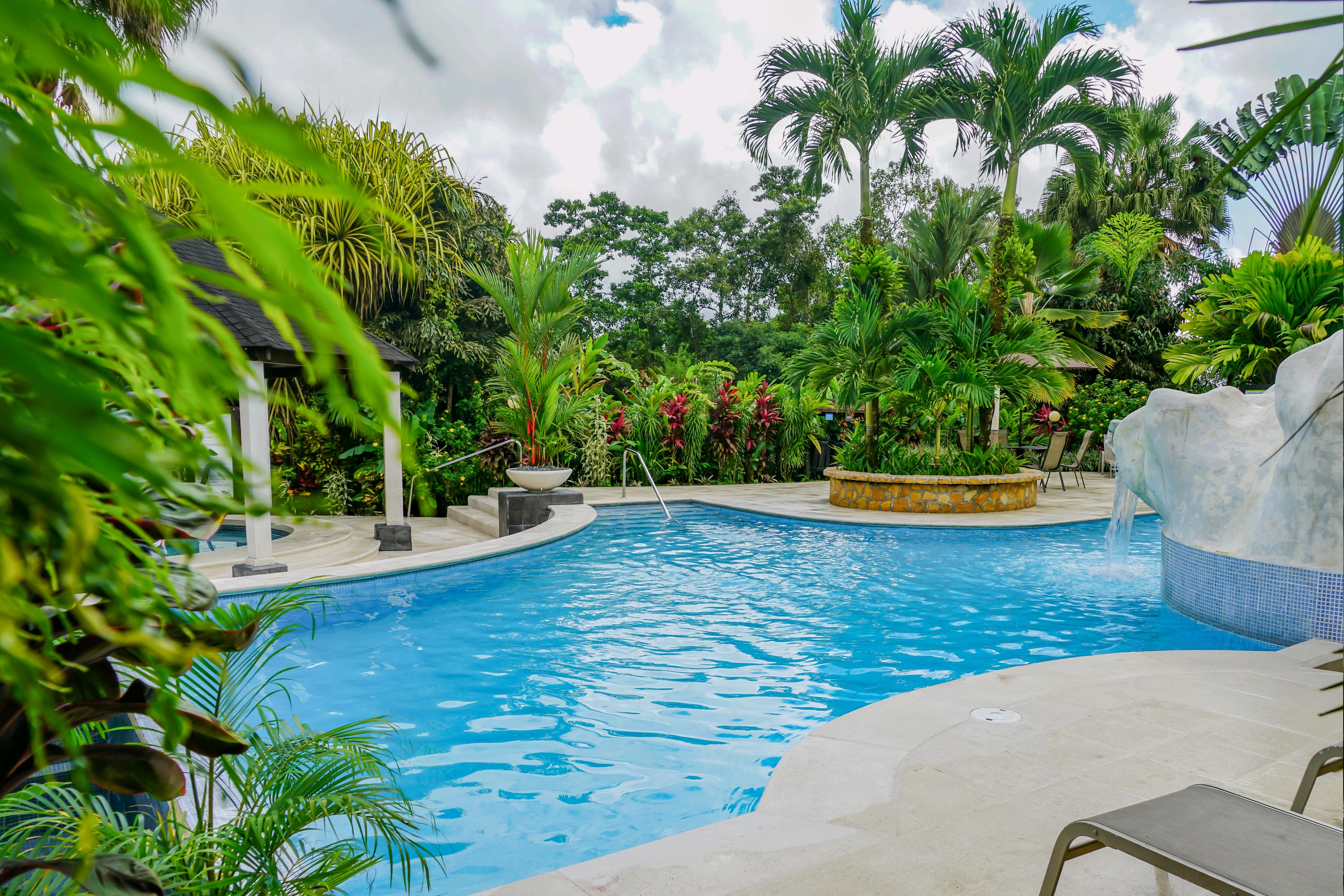 LOMAS DEL VOLCAN POOL
