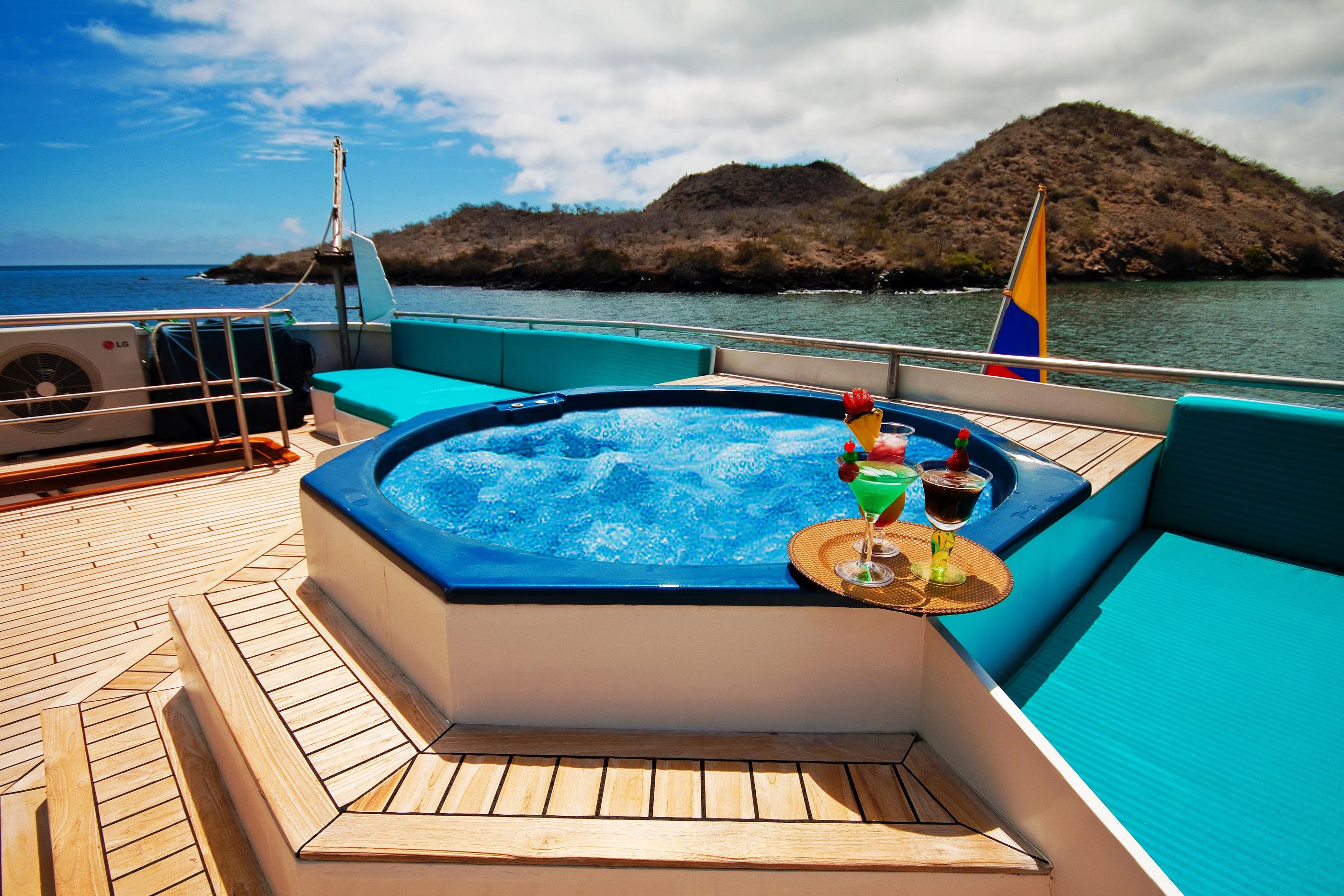 ANAHI JACUZZI