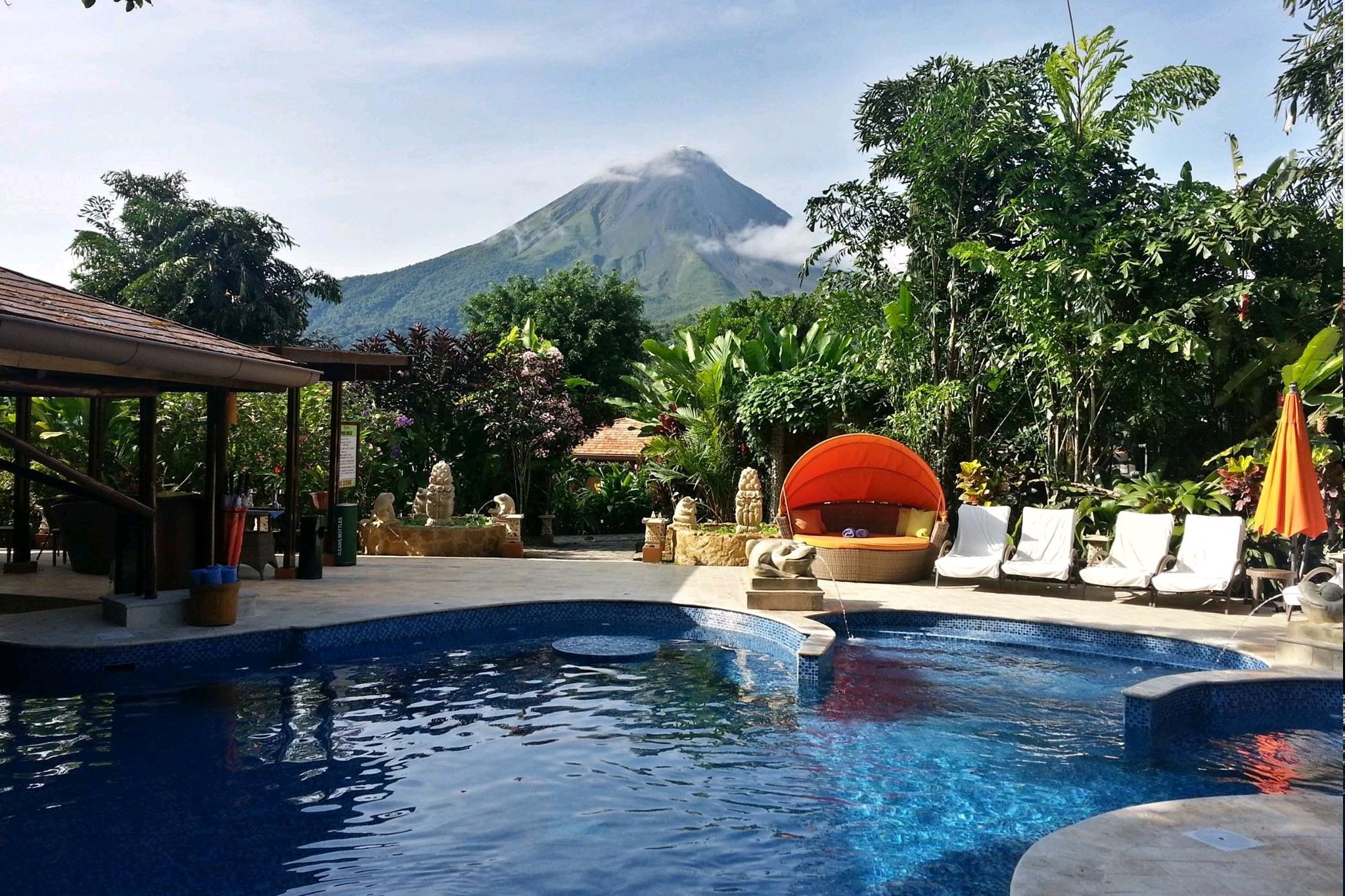 NAYARA GARDENS POOL