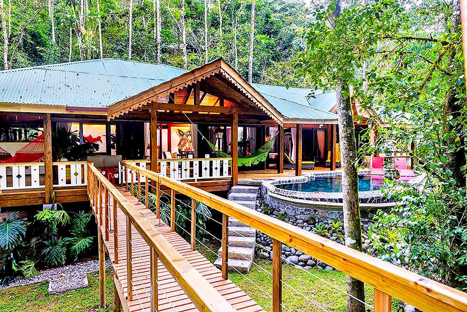 PACUARE LODGE AUSSEN