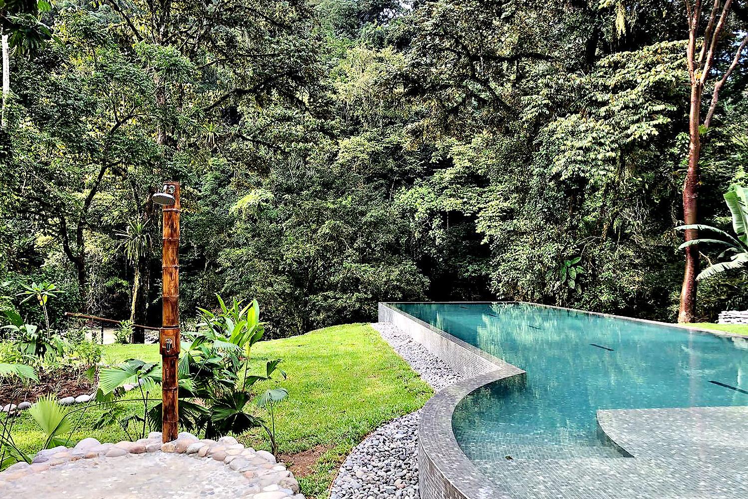 PACUARE LODGE POOL