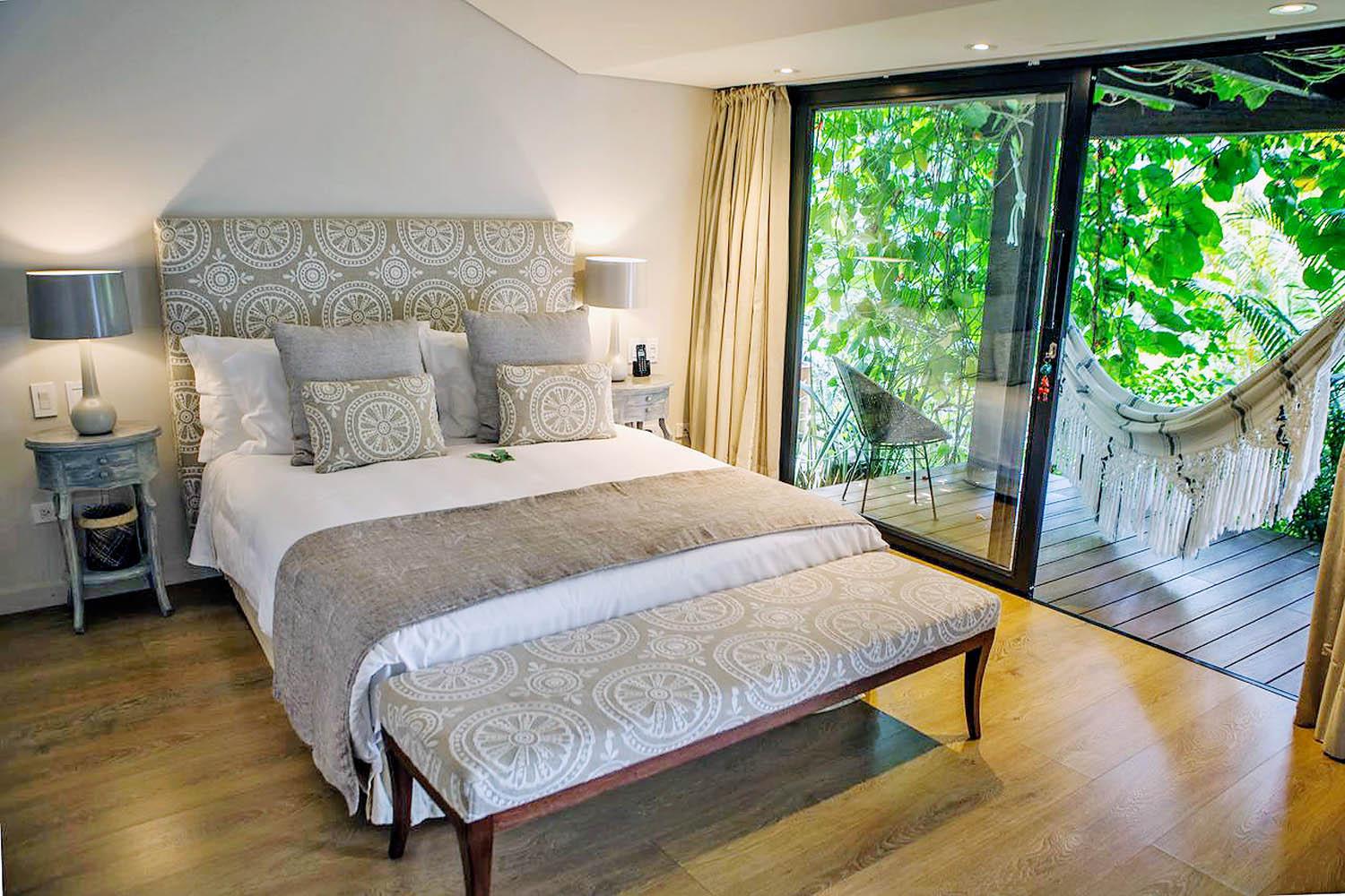 PATIO DEL MUNDO ZIMMER