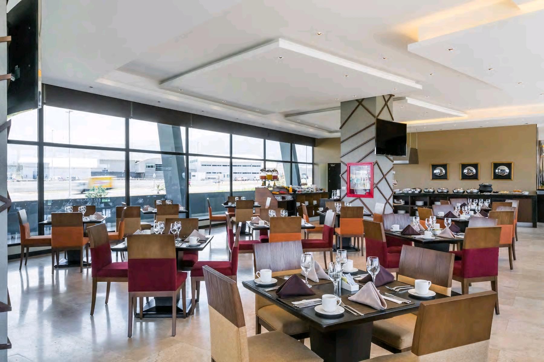WYNDHAM UIO APT RESTAURANT